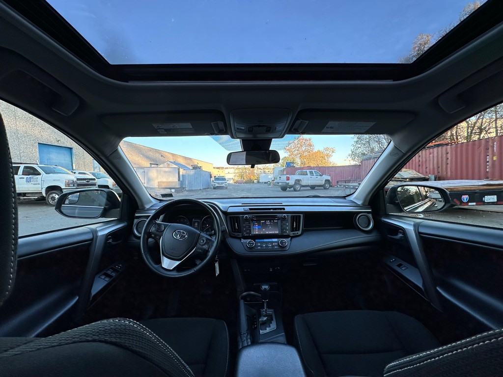 2017 Toyota Rav4 Image 10