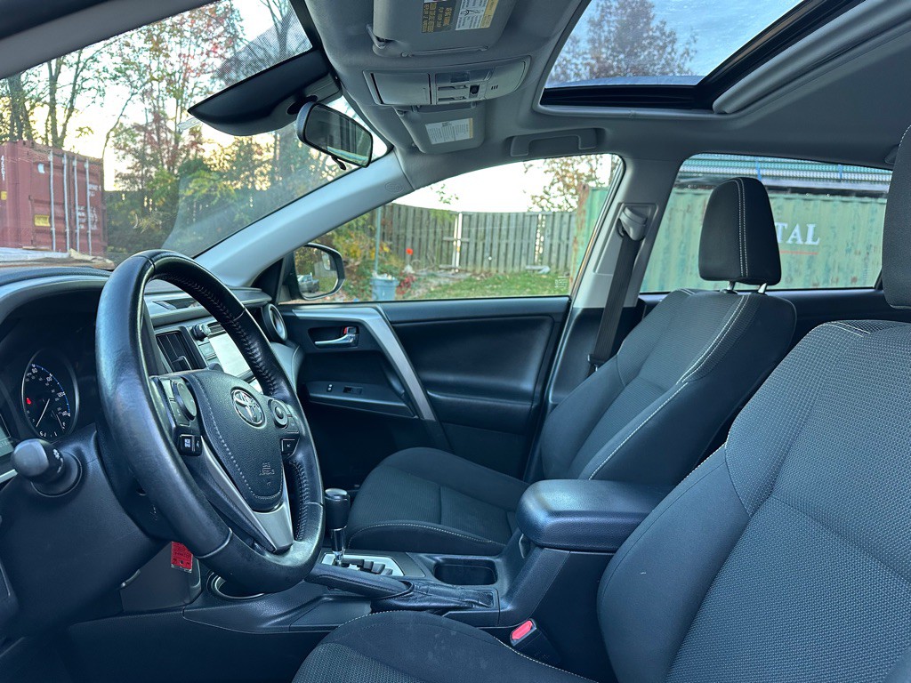2017 Toyota Rav4 Image 11