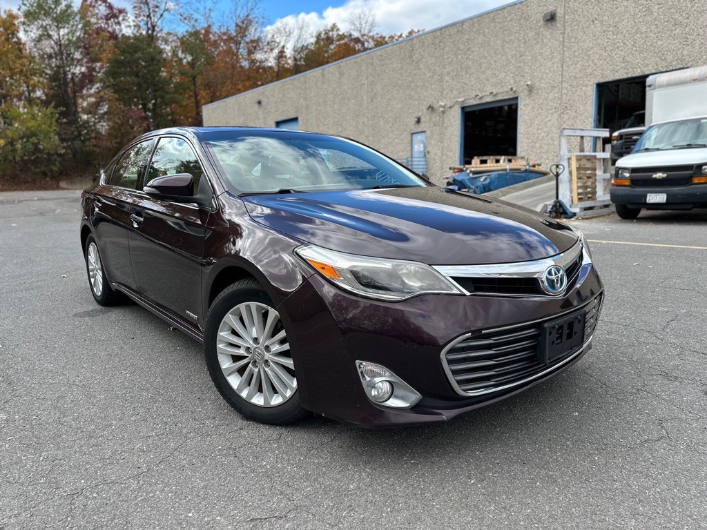 2013 Toyota Avalon Image 2