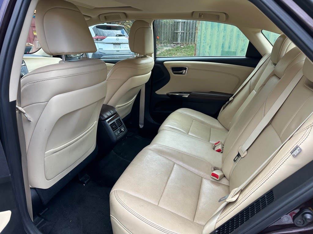 2013 Toyota Avalon Image 9