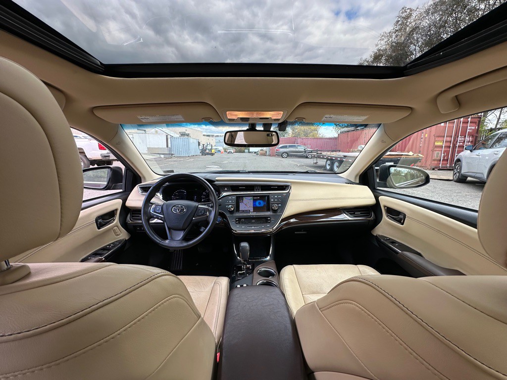 2013 Toyota Avalon Image 11