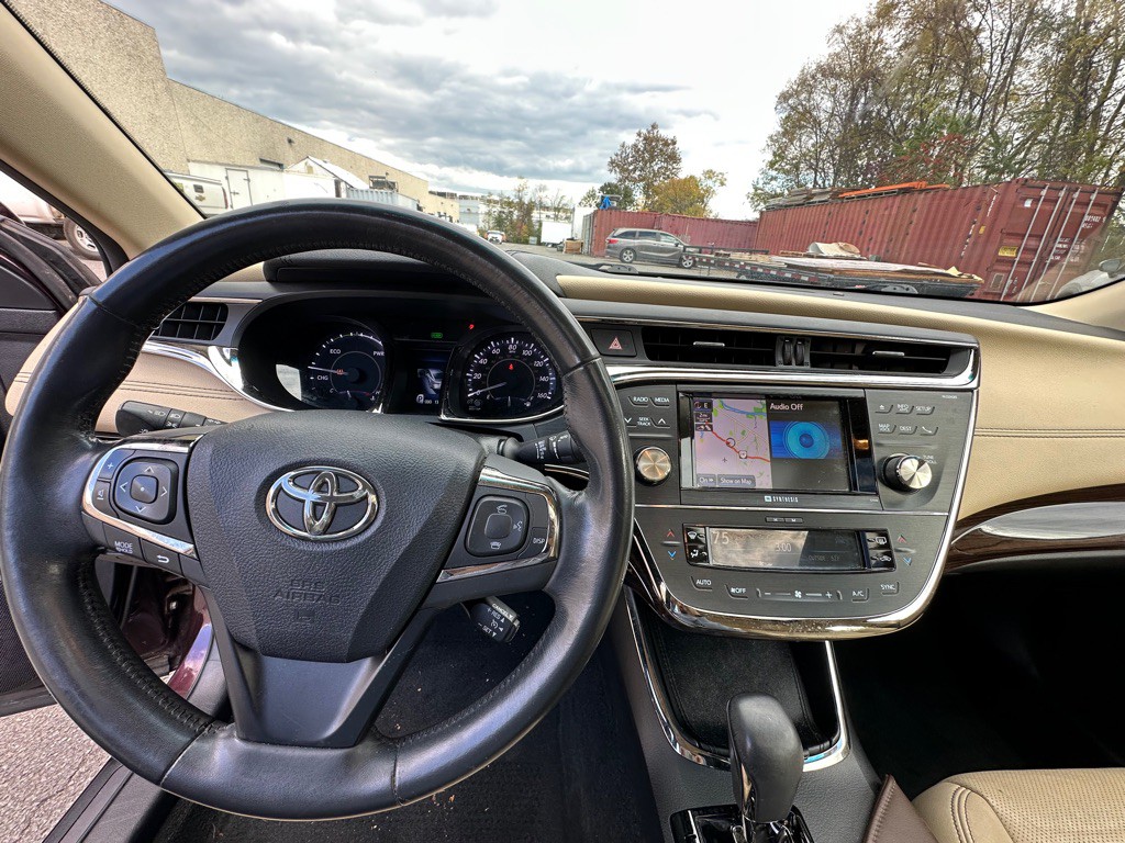 2013 Toyota Avalon Image 13