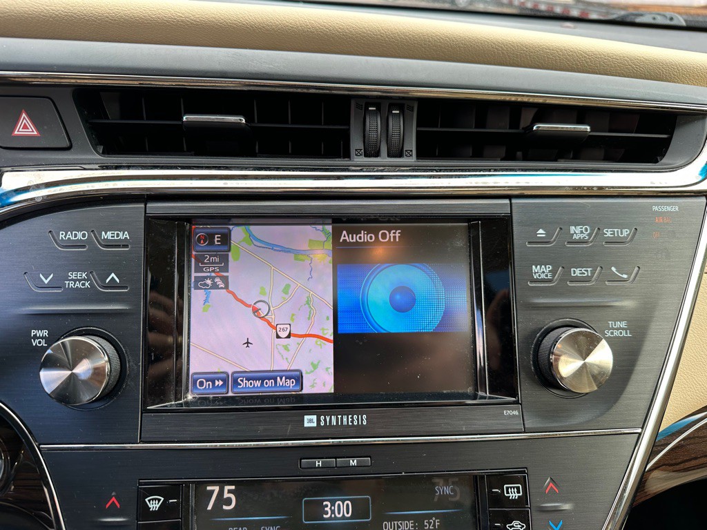 2013 Toyota Avalon Image 16