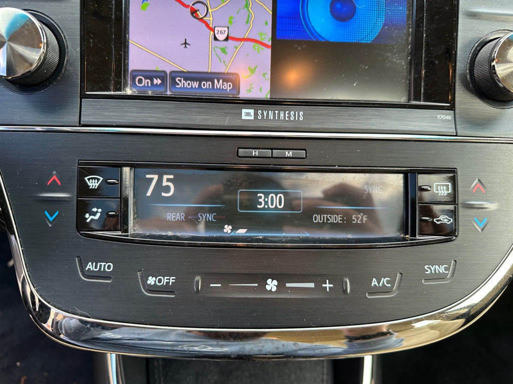 2013 Toyota Avalon Image 17