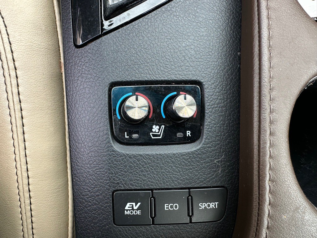 2013 Toyota Avalon Image 18