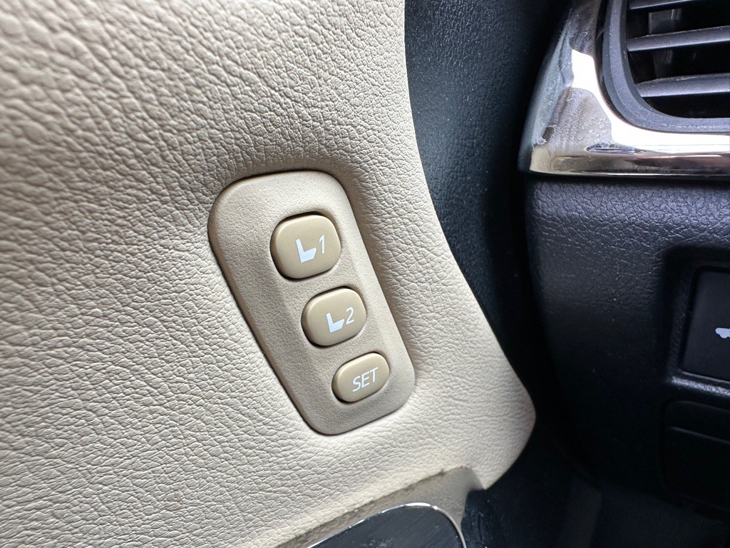 2013 Toyota Avalon Image 20