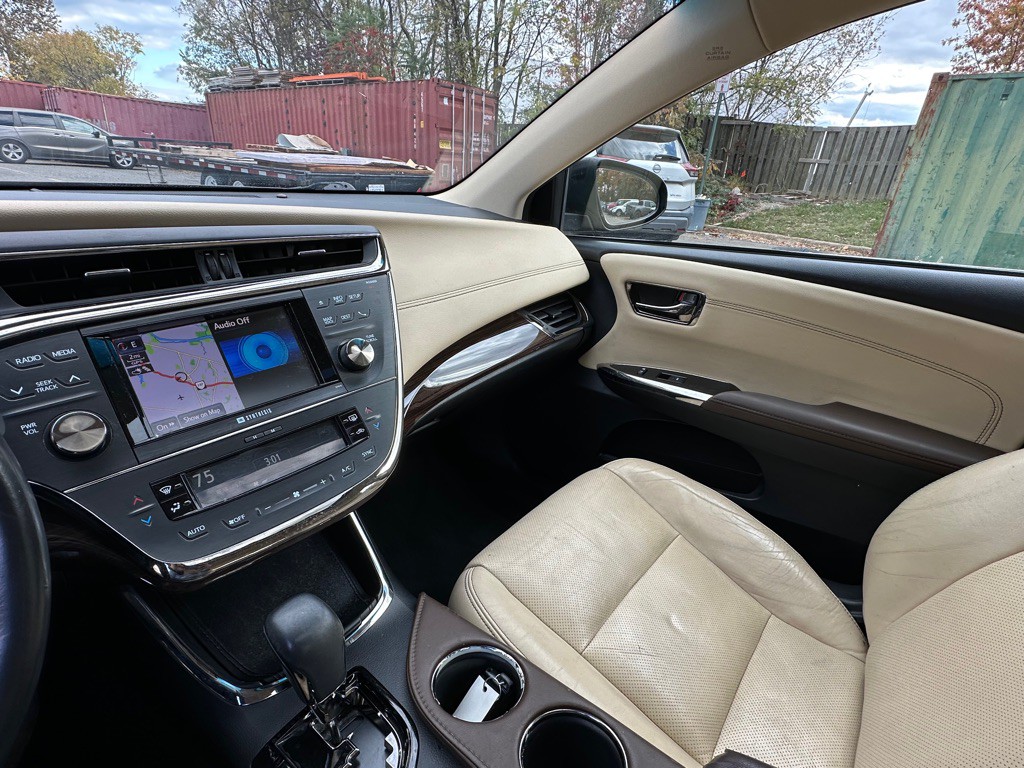 2013 Toyota Avalon Image 21