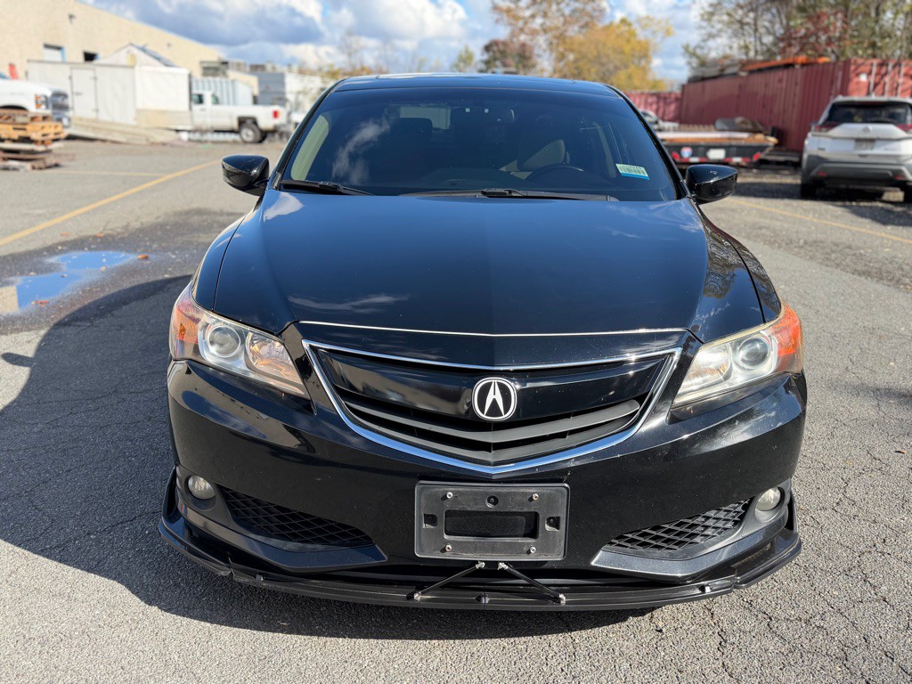 2013 Acura ILX Image 2