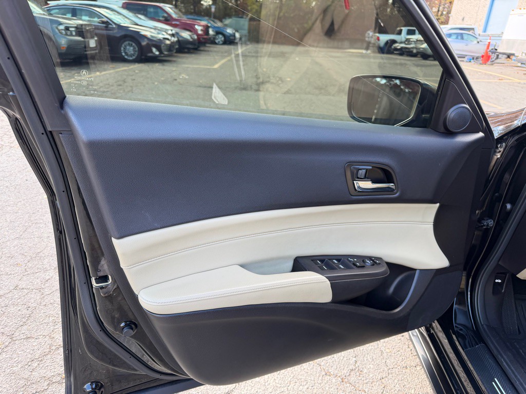 2013 Acura ILX Image 11