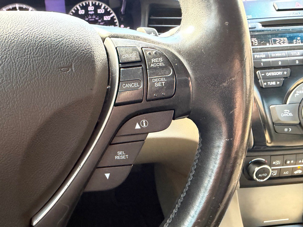 2013 Acura ILX Image 16