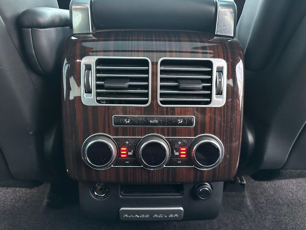 2015 Land Rover Range Rover Image 20