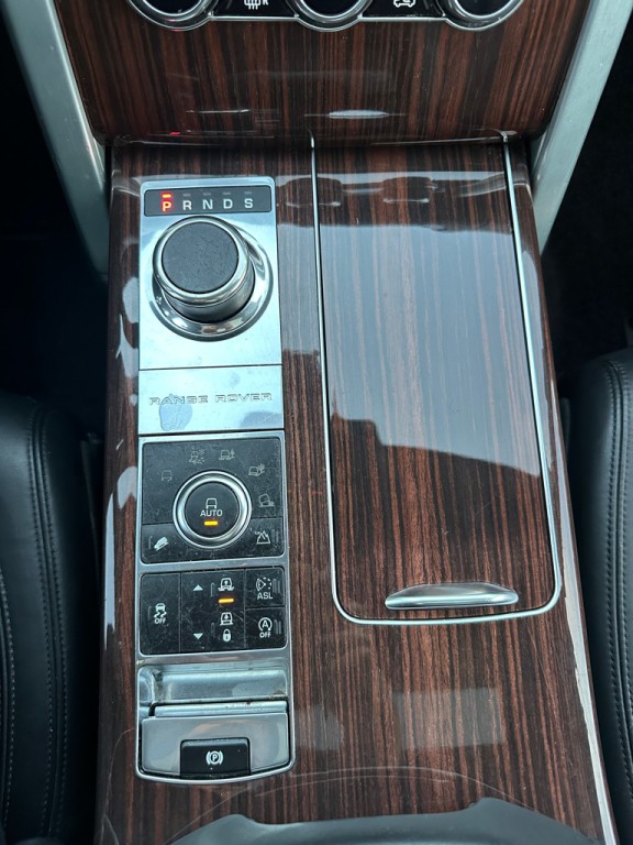 2015 Land Rover Range Rover Image 13