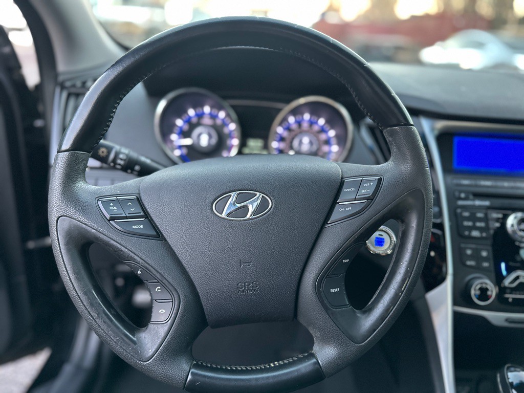 2011 Hyundai Sonata Image 11