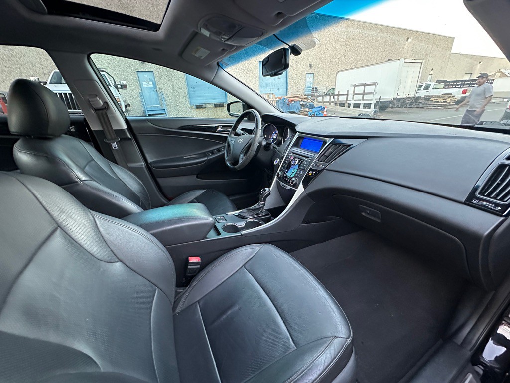 2011 Hyundai Sonata Image 14