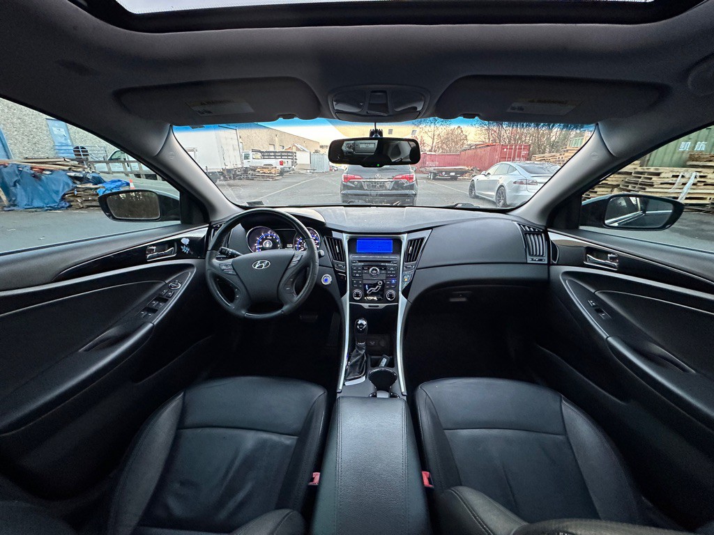 2011 Hyundai Sonata Image 15