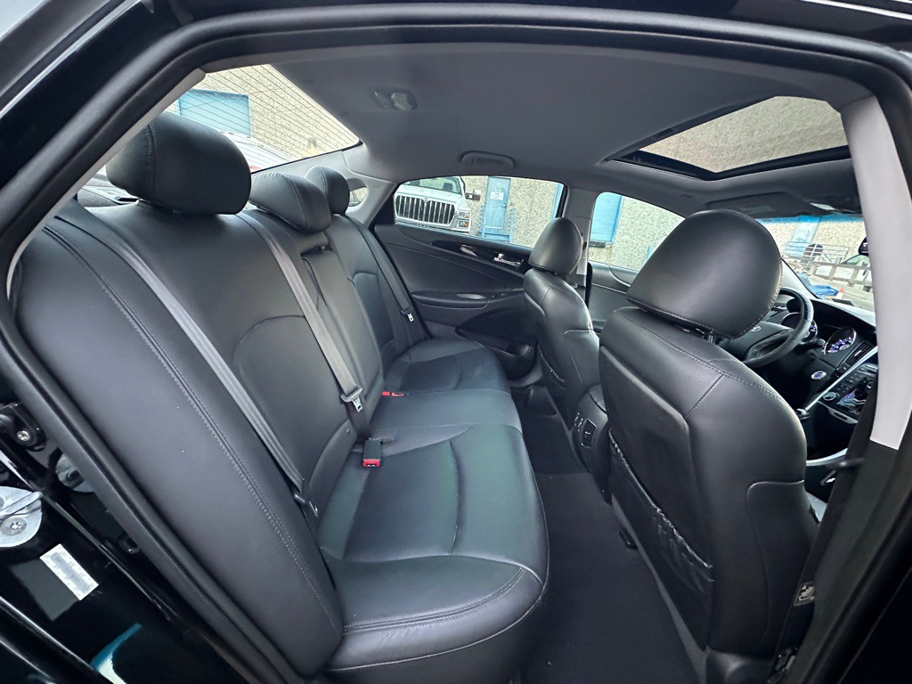 2011 Hyundai Sonata Image 16