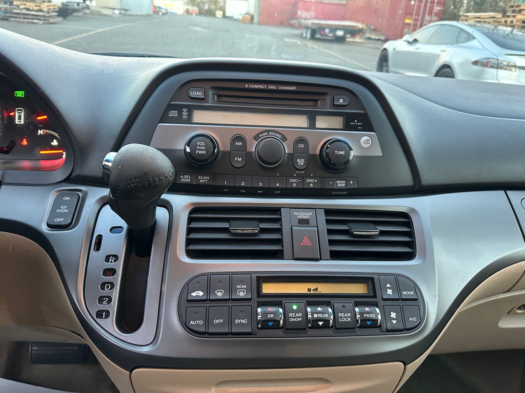 2007 Honda Odyssey Image 11