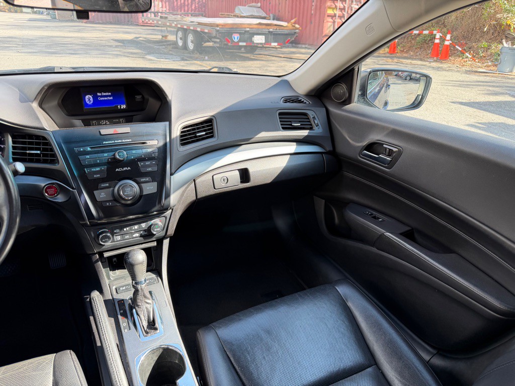 2014 Acura ILX Image 24
