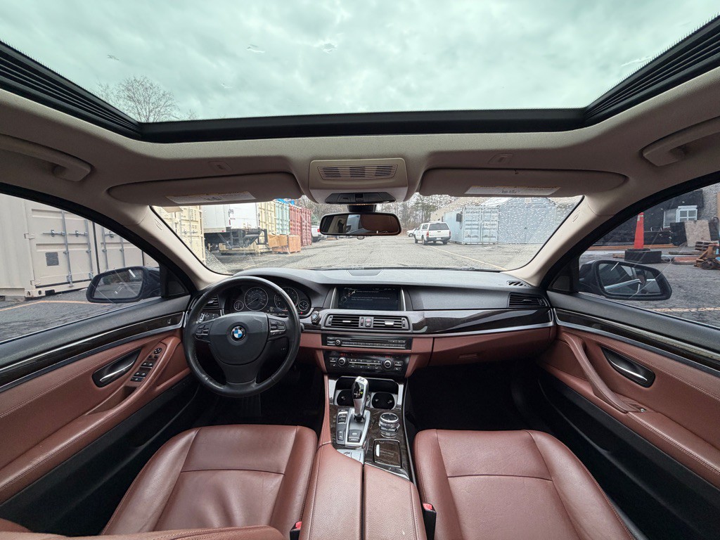 2014 BMW 5 Series Image 16