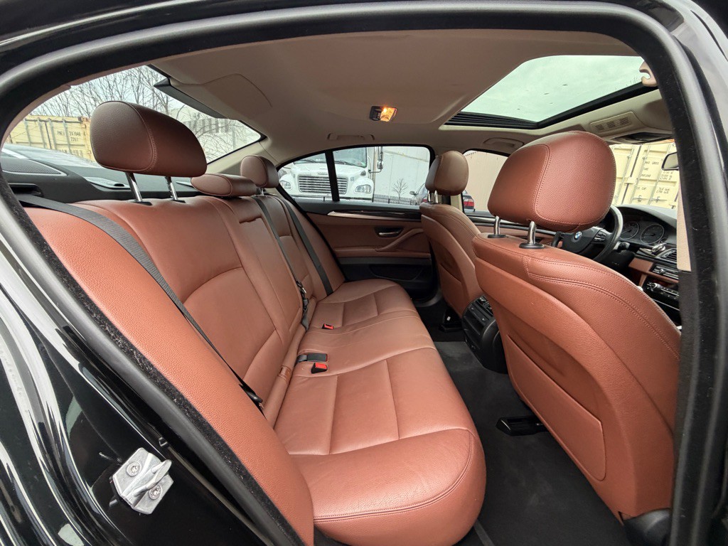 2014 BMW 5 Series Image 17