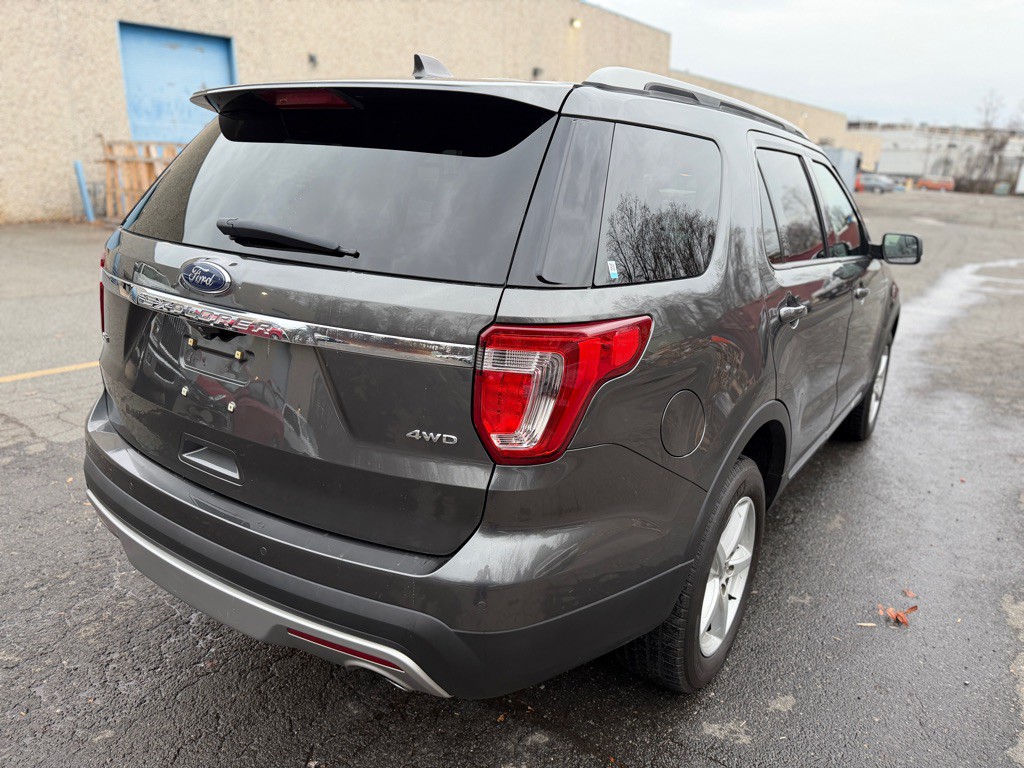 2017 Ford Explorer Image 5