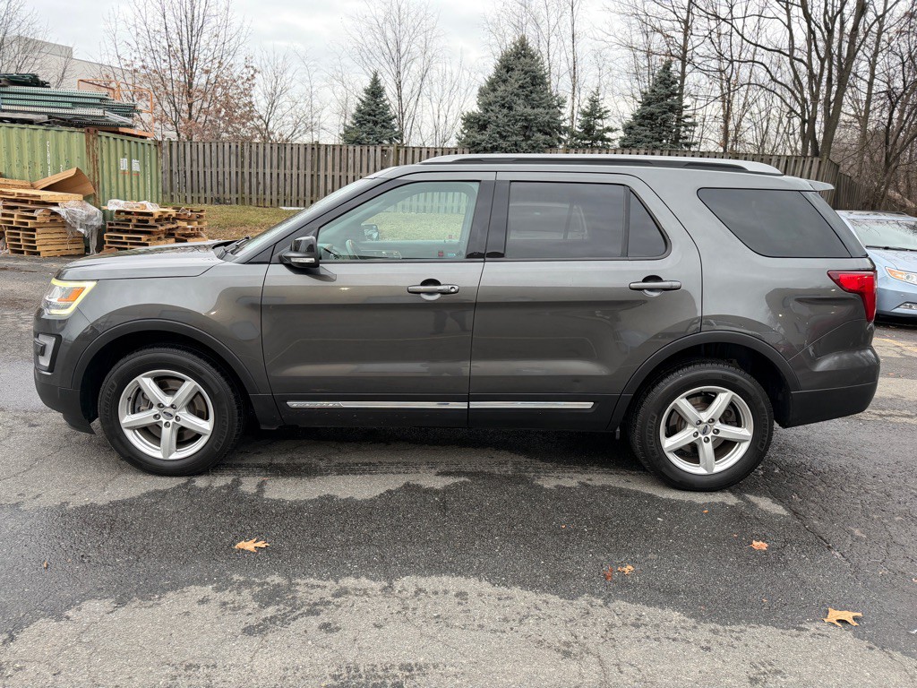 2017 Ford Explorer Image 7