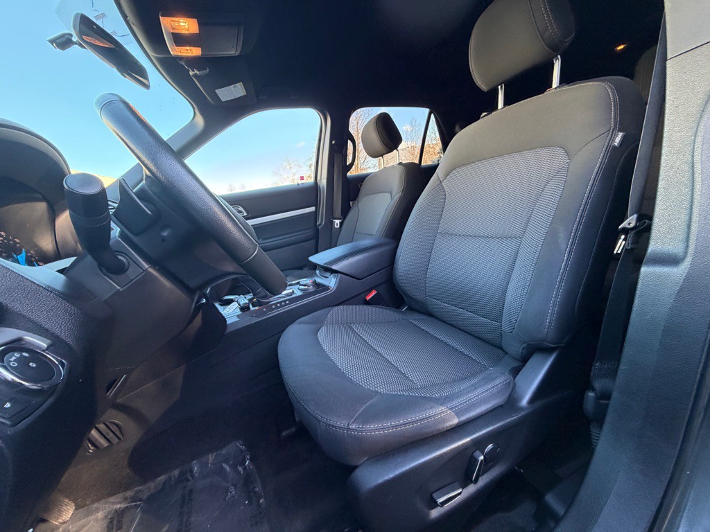 2017 Ford Explorer Image 9