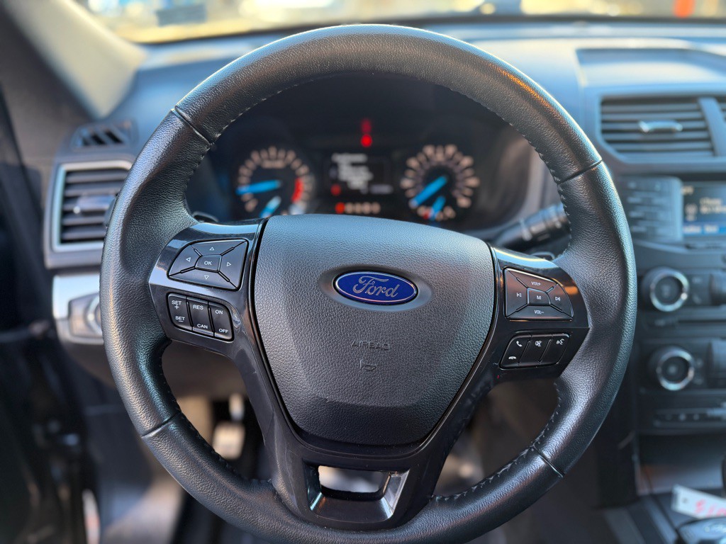 2017 Ford Explorer Image 10