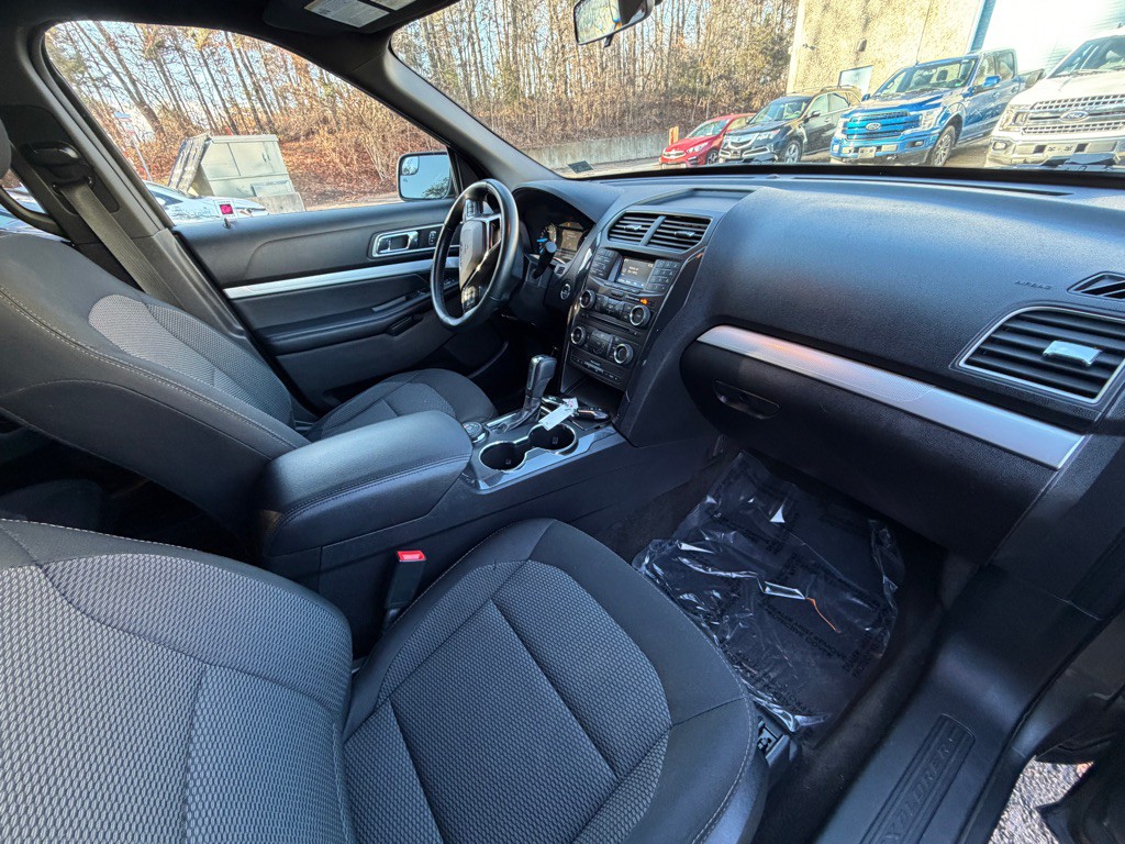 2017 Ford Explorer Image 14