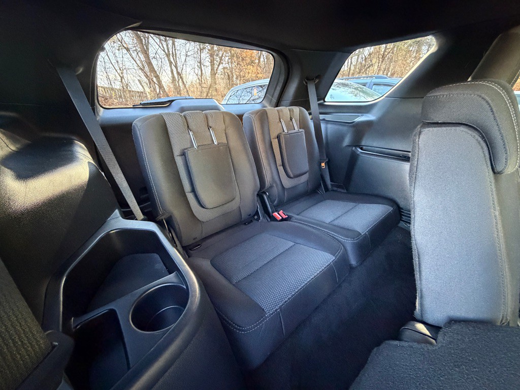 2017 Ford Explorer Image 17