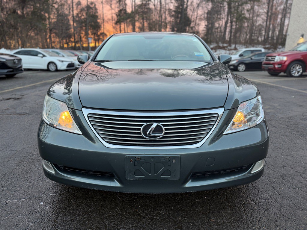 2007 Lexus LS 460 Image 2