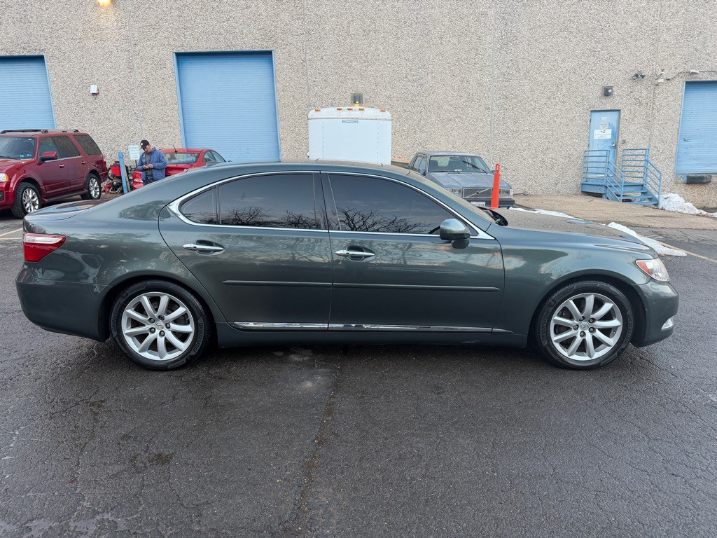 2007 Lexus LS 460 Image 4