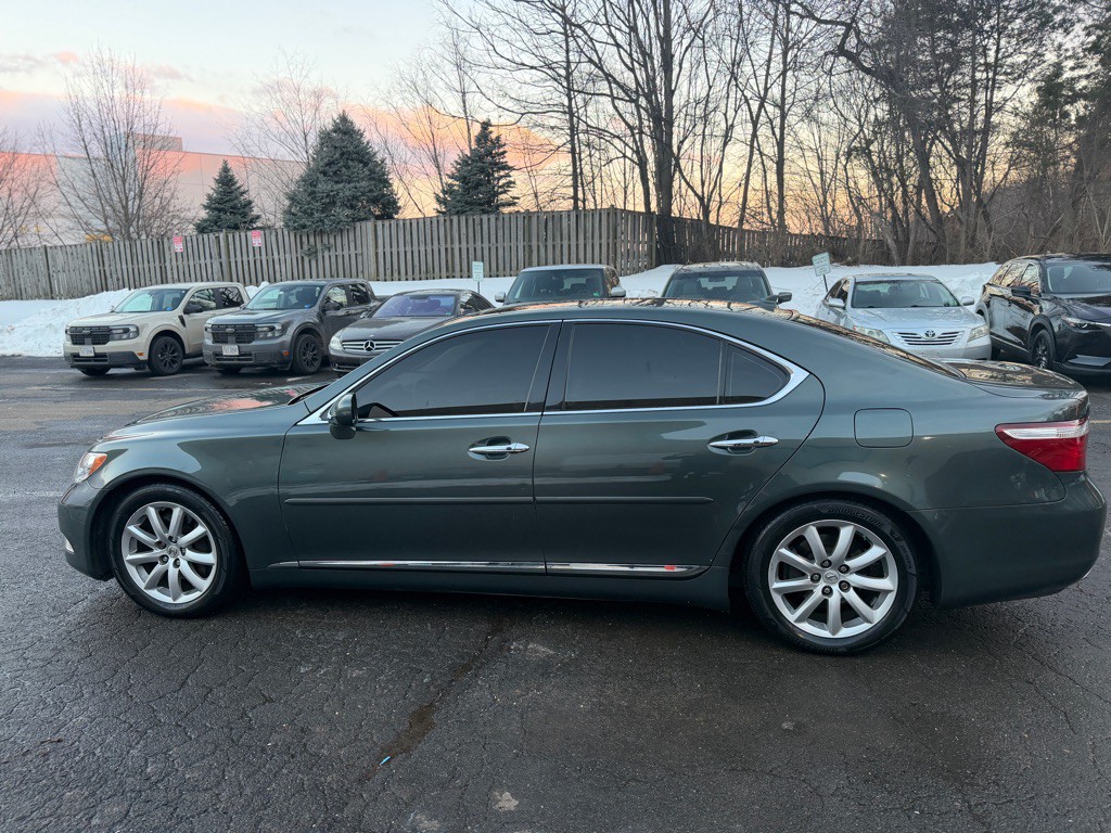 2007 Lexus LS 460 Image 8