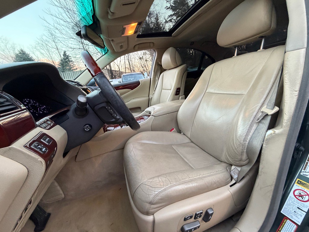 2007 Lexus LS 460 Image 10