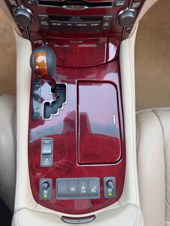 2007 Lexus LS 460 Image 13