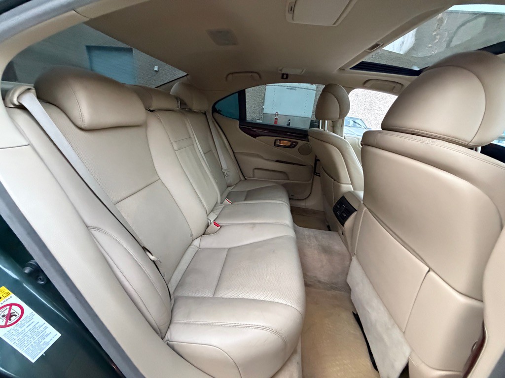 2007 Lexus LS 460 Image 18