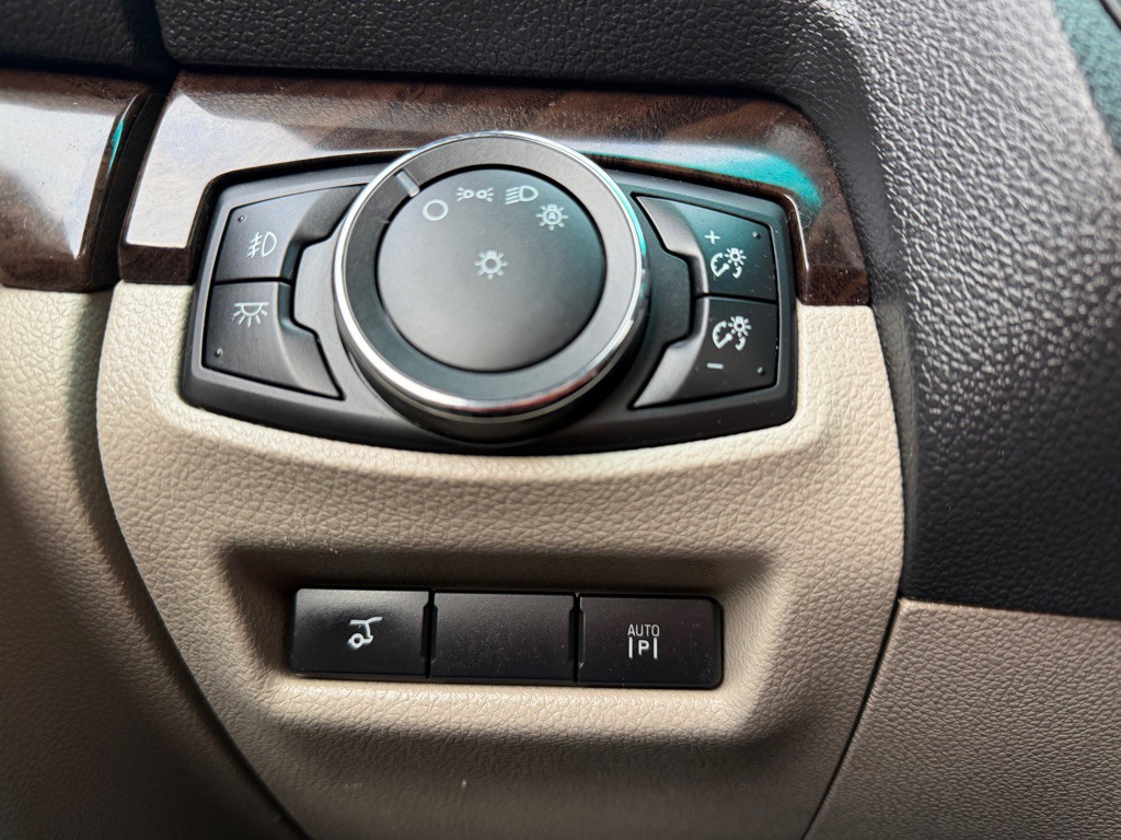 2014 Ford Explorer Image 10