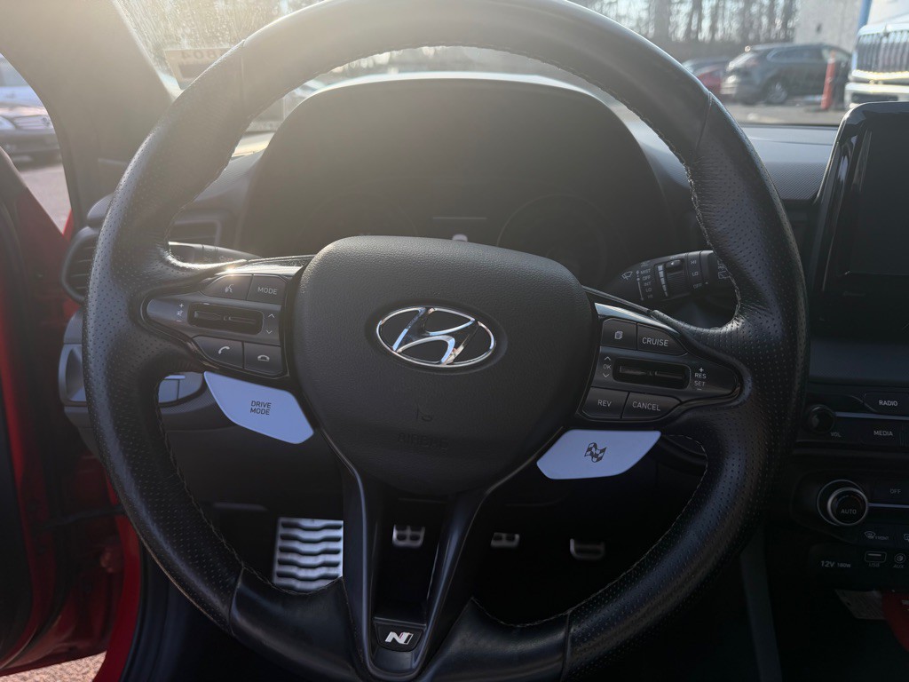 2020 Hyundai Veloster Image 9
