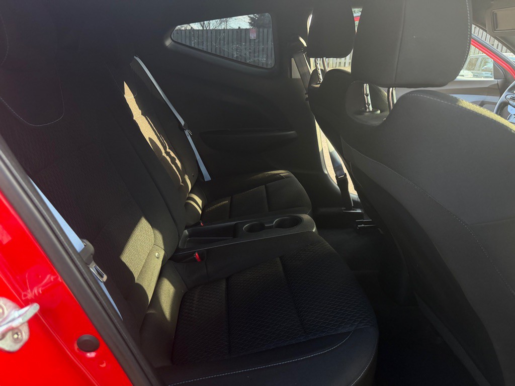 2020 Hyundai Veloster Image 13