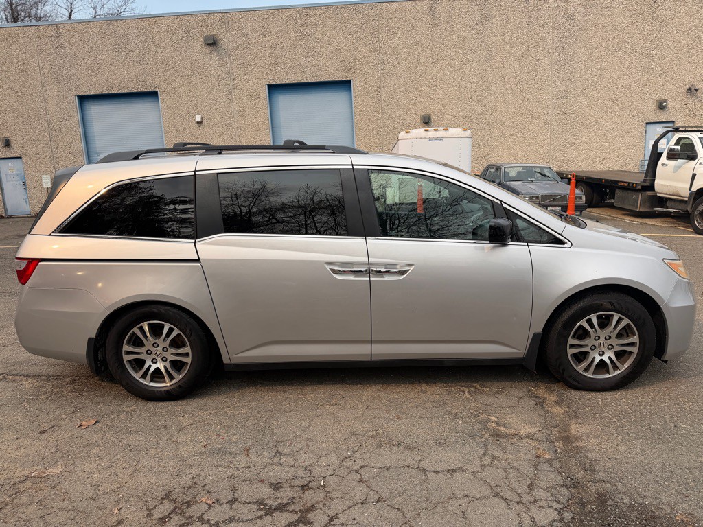 2011 Honda Odyssey Image 4