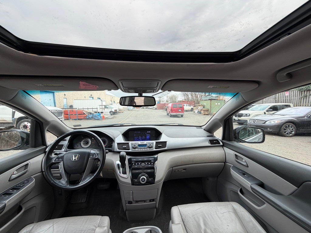 2011 Honda Odyssey Image 14