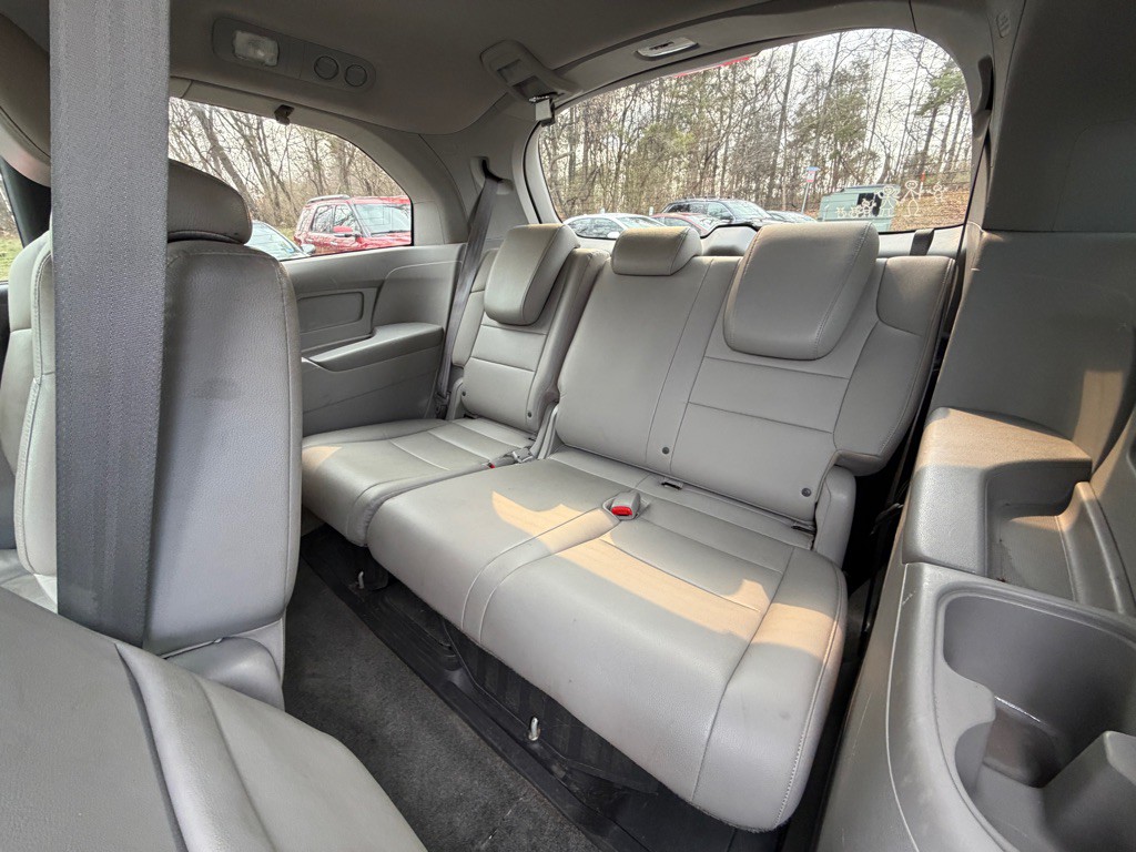 2011 Honda Odyssey Image 16