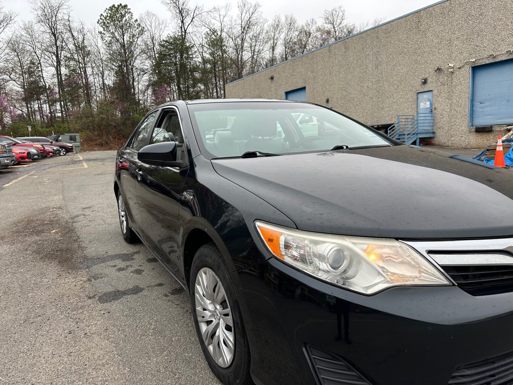2012 Toyota Camry Image 1