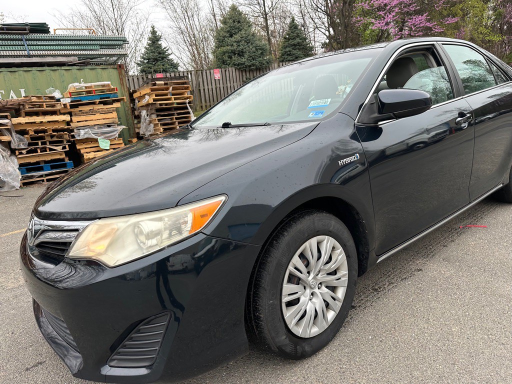 2012 Toyota Camry Image 2