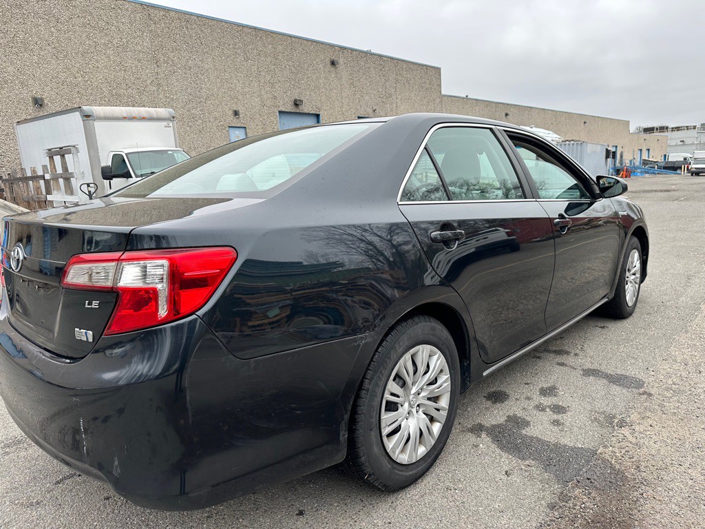 2012 Toyota Camry Image 5