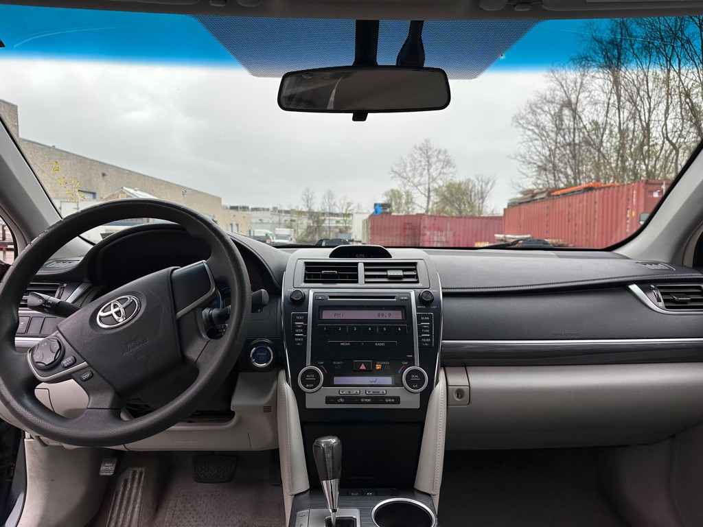 2012 Toyota Camry Image 10