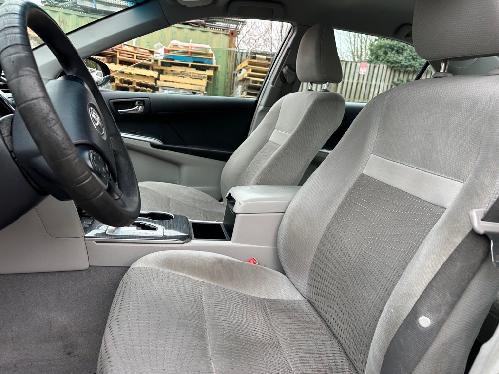 2012 Toyota Camry Image 11