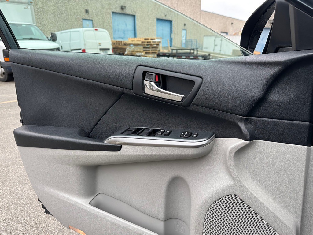 2012 Toyota Camry Image 14