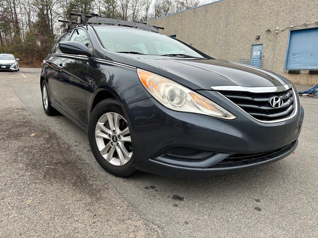 2012 Hyundai Sonata Image 1