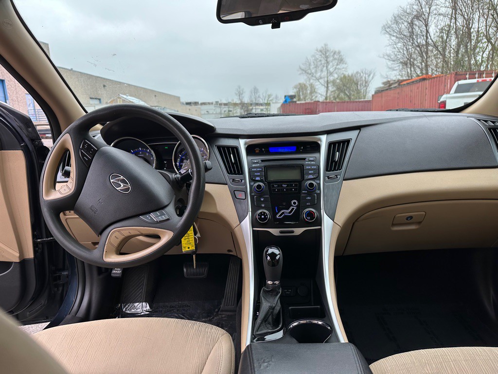 2012 Hyundai Sonata Image 10